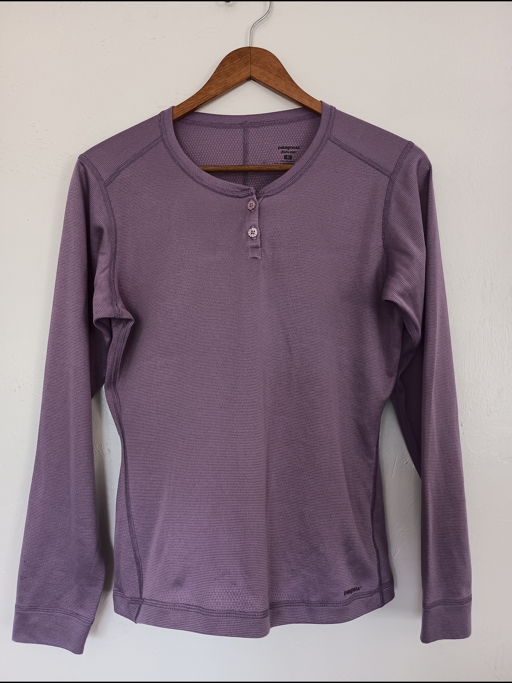 Patagonia Capilene Women’s Purple Solid Long Sleeve Henley Base Layer Top, M
